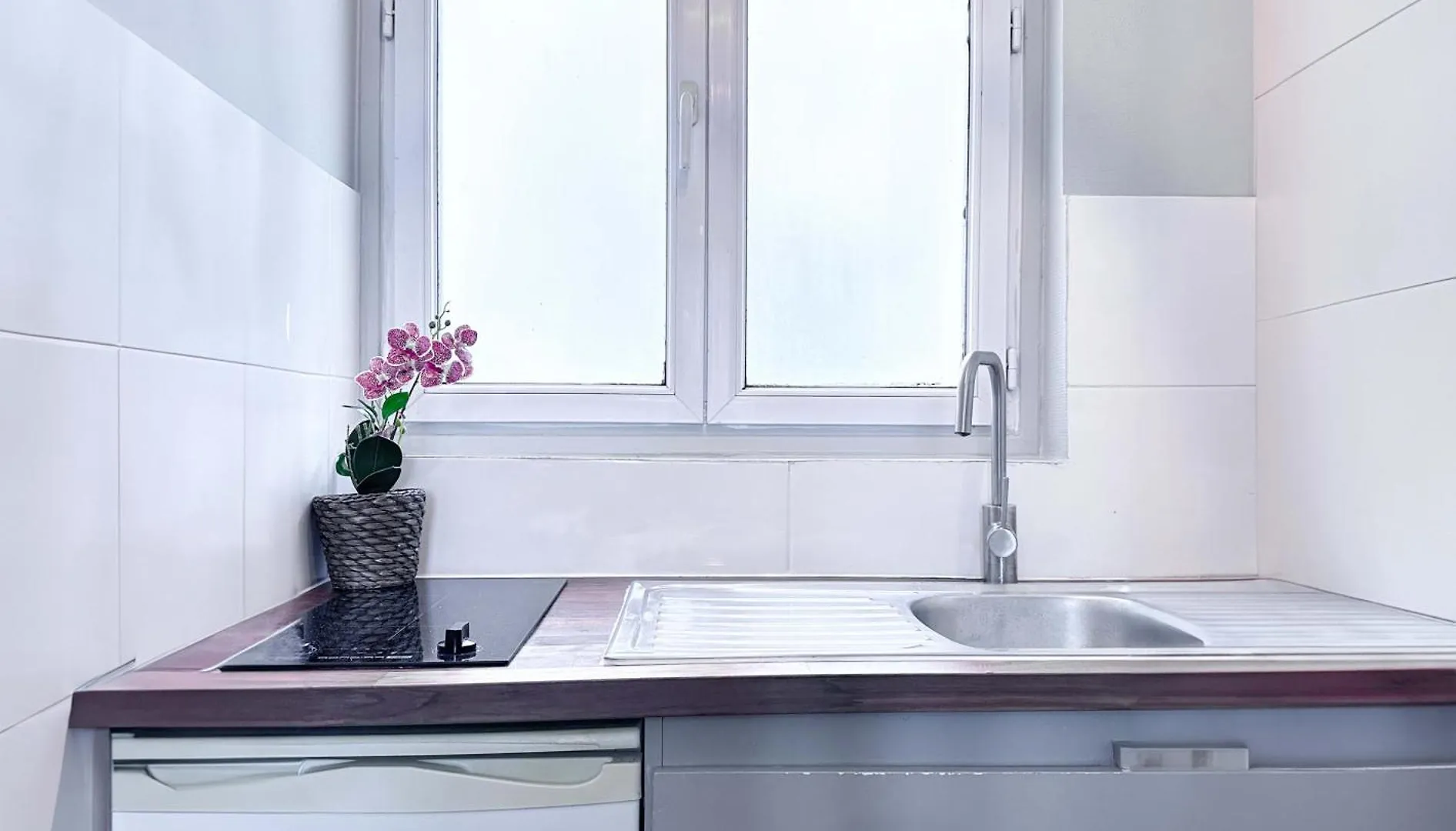 Calm Studio Near Montparnasse Apartment Paris France
